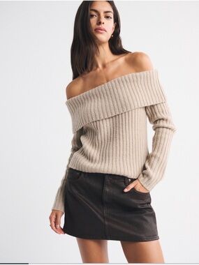 NWOT Abercrombie & Fitch Off The Shoulder Ribbed Sweater - Sand Size Small